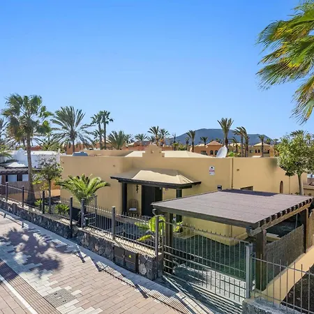 Papagayo Deluxe By *