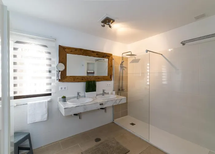 Papagayo Deluxe By *